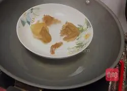 Illustration of how to make fish maw and snow swallow stewed with sea coconut 1