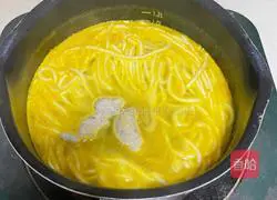 Illustration of making sour soup noodles 6