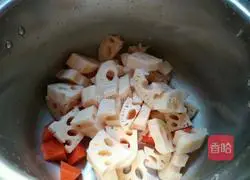 Illustration of how to make mushroom, carrot, lotus root and pork ribs soup 7