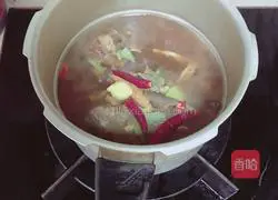 Illustration of how to make Dried Bamboo Shoot Soup (local famous dish) 8