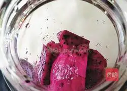Illustration of how to make dragon fruit drinks 2