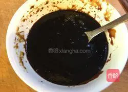 Illustration of how to make noodles with scallion oil 7