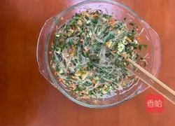 Illustration of making fried dumpling wrappers 3