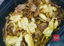 Illustration of how to make Mushu Pork 9