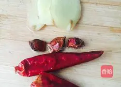 Illustration of how to make braised duck legs with radish 4