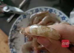 Illustration of braised prawns in oil 1