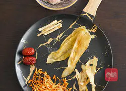 Cordyceps fish gelatin soup, appetizing and nourishing! Illustration of how to make 1