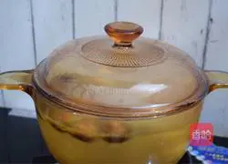 Illustration of how to make bamboo fungus stewed with chicken soup 9