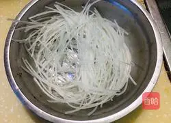 Illustration of how to make powdered sheep blood 2