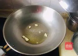 Illustration of how to make fried shredded squid with green pepper 5