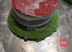 Illustration of how to make spinach and purple potato rainbow steamed buns 7