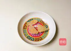 Illustration of how to make egg flakes stuffed with cinnamon, wolfberry and wine 4