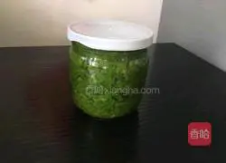 Illustration of how to make chive flowers 5