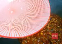 Illustration of how to make mushroom meat sauce noodles 12