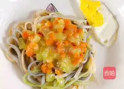 Illustration of how to make cucumber and carrot noodles 8