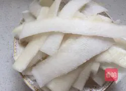 Illustration of homemade sweet and sour pickles 5