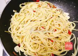 Bitter Melon Scrambled Eggs with Vanilla Spaghetti (Lunch Box) Recipe Illustration 5