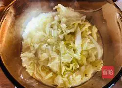 Illustration of how to make cabbage and vermicelli soup 8