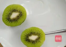 Illustration of how to make kiwi yogurt bars 3