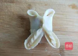 Illustration of how to make Beijing pastry butterfly steamed dumplings 13