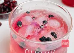 Illustration of how to make wolfberry health cranberry drink 7
