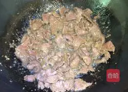 Illustration of how to make fried beef with green pepper 4