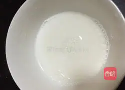 Illustration of how to make eggnog 4