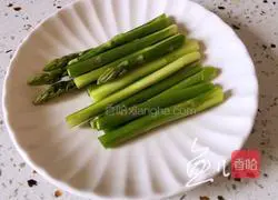 Illustration of Beef, Shrimp and Asparagus Pasta 3