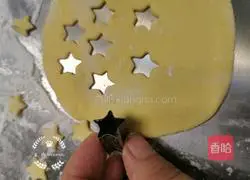 Illustration of how to make edible duck caps 7