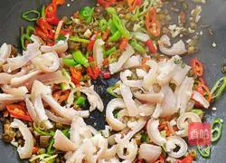 Illustration of how to make fried pork rinds with pepper 13