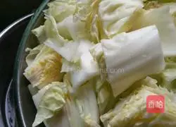 Illustration of how to make cabbage and meatball soup 5