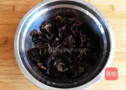 Illustration of how to make onions mixed with fungus 7