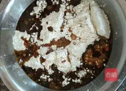 Illustration of how to cut steamed buns with brown sugar knife 4