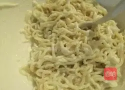 Illustration of how to make salad sauce noodles 3