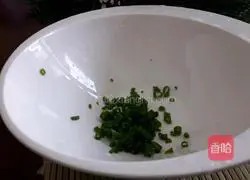 Illustration of how to make loofah egg soup 10