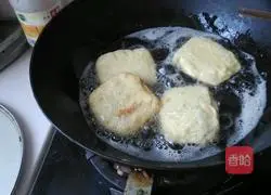 Illustration of how to make fried steamed bun slices 9