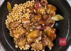 Soybean Braised Pork Trotters Recipe Illustration 7