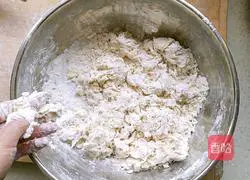 Illustration of how to make pork and leek dumplings 1