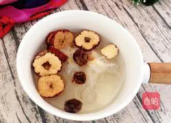 Illustration of how to make blood-tonifying egg custard 2