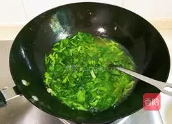 Illustration of how to make vegetable oil shredded pork and spinach soup 8
