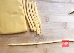 Illustration of how to make egg twists 8