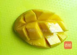 Illustration of how to make golden mango fresh milk sago 9