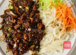 Illustration of how to make mixed noodles 4