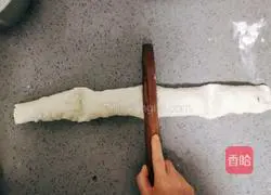 Illustration of how to make tofu rolls 14