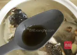 Illustration of how to make fish head and tofu soup 10