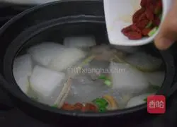 Illustration of how to make lamb chop soup 12