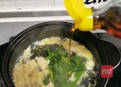 Illustration of how to make Shopee seaweed and egg drop soup 10