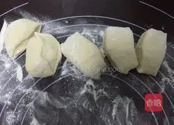 Illustration of how to make steamed buns 16