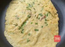 Illustration of how to make green onion egg pancake 8