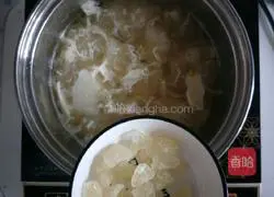 Illustration of how to make Qiuli Lily Soup 6